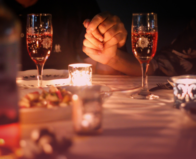 Jantar romântico à luz das velas